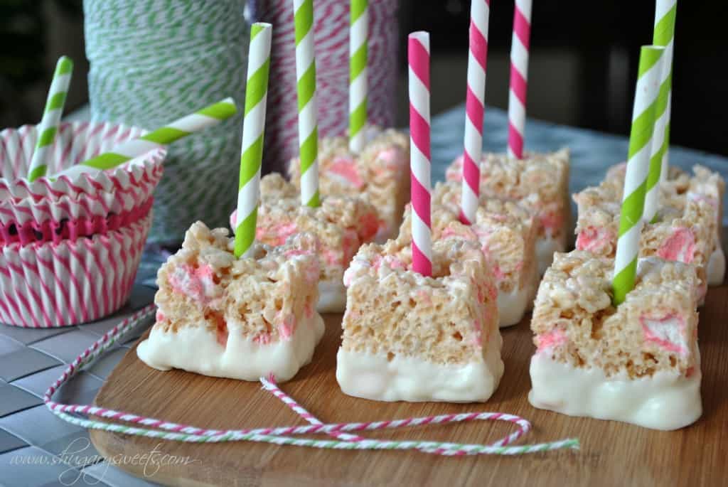Peppermint Krispie Treats- candy cane #jell-o pudding mix gives these treats their peppermint flavor! Add in some peppermint marshmallows and dip in white chocolate...cute holiday treat! www.shugarysweets.com