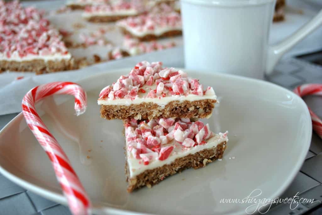 Peppermint Mocha Cookie Crisps- crunch cookie base topped with White chocolate and Andes peppermint #peppermint #fbcookieswap @shugarysweets
