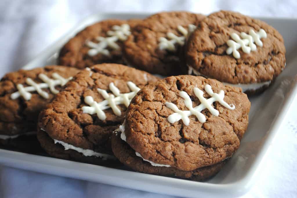 Chocolate Oatmeal cream Pies for #gameday from www.shugarysweets.com