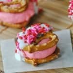 Cherry Cheesecake Pretzel Bites: delicious, easy bite sized treats #Valentines www.shugarysweets.com