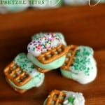 Chocolate Mint Pretzel Bites: delicious peppermint pattie centers between two #snyders pretzel snaps. perfect for #stpattysday www.shugarysweets.com