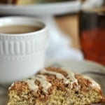 Banana Streusel Coffee Cake: the perfect breakfast for your family and friends, easy to make too! @shugarysweets #banana