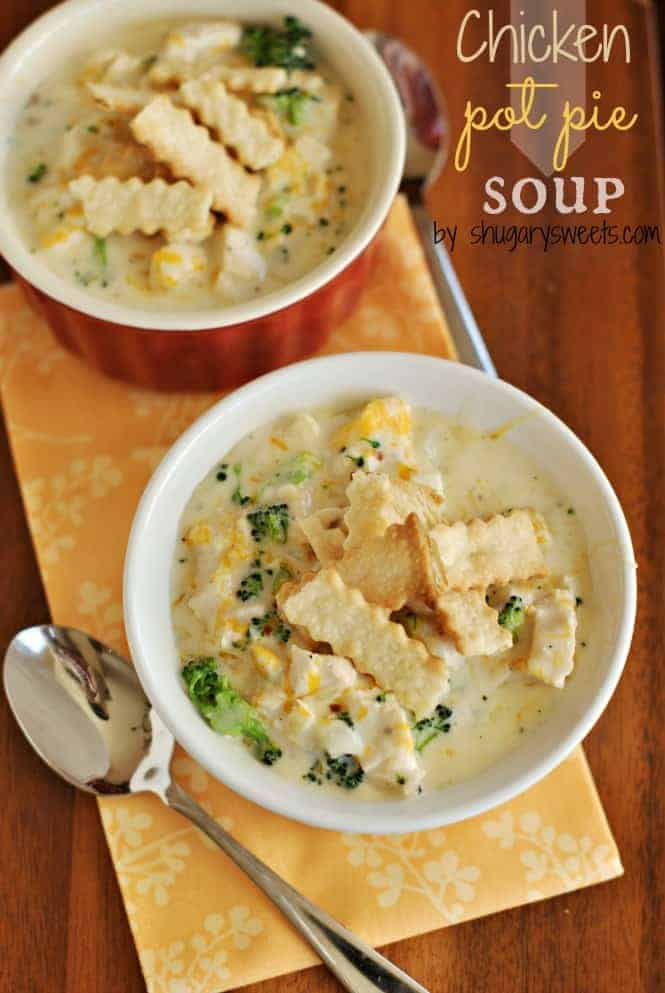 Chicken Pot Pie Soup recipe: a delicious soup that is on your table in 30 minutes! #pillsburypiecrust 