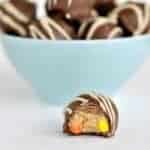 Peanut Butter cookie dough truffles: these are easy to make and so good too! tastes like cookie dough, with #reeses Peanut Butter cookie dough truffles: these are easy to make and so good too! tastes like cookie dough, with #reeses