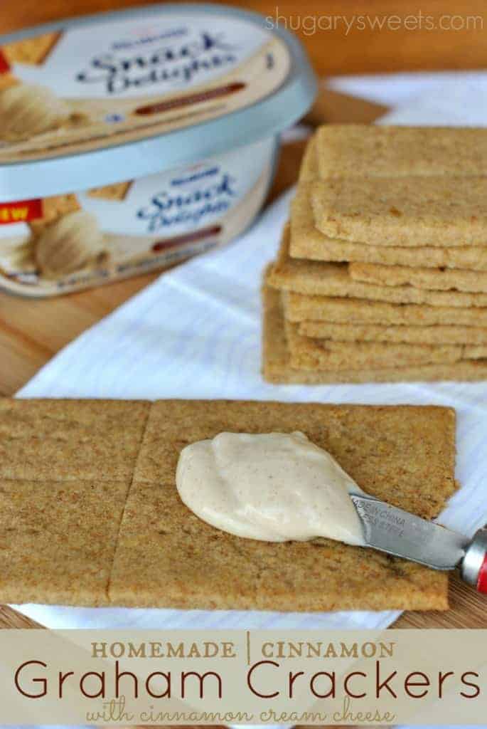 Homemade Cinnamon Graham Crackers: delicious, sweet graham crackers. Perfect for snacking or s Homemade Cinnamon Graham Crackers: delicious, sweet graham crackers. Perfect for snacking or s