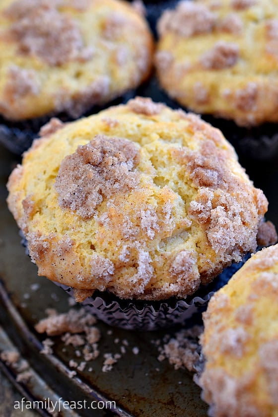 sour-cream-coffee-cake-muffins2