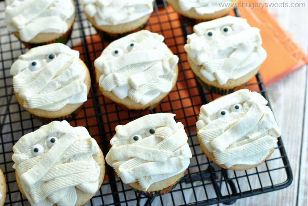 Vanilla Bean Cupcakes: the perfect white cake recipe with vanilla bean frosting! All decked out for Halloween.