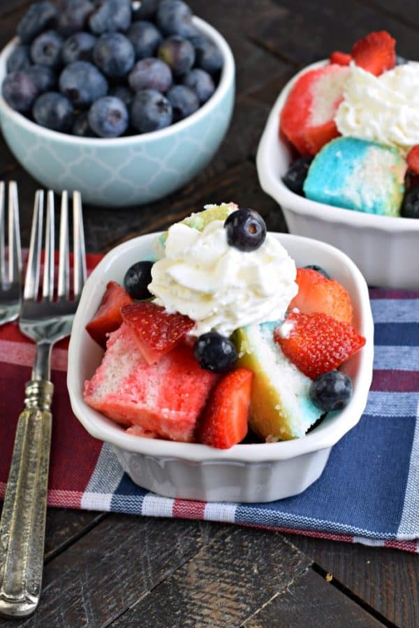 Easy JellO Cheesecake Trifle Recipe Shugary Sweets