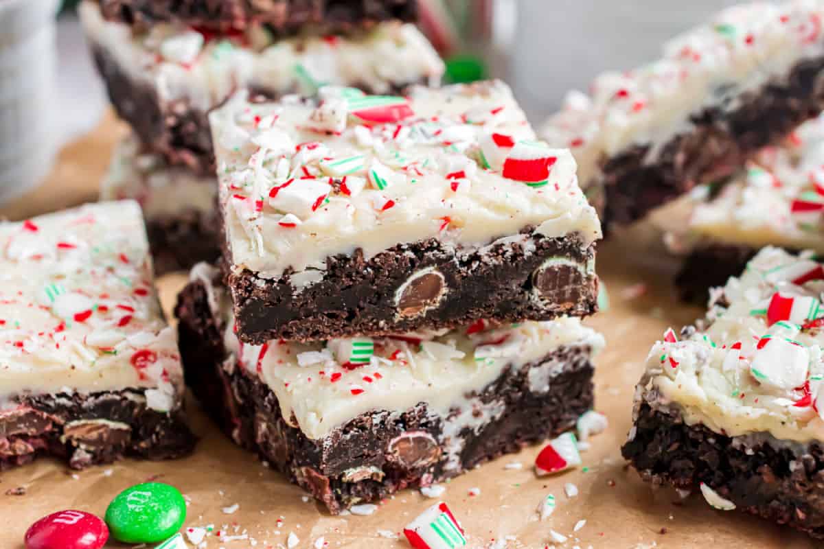 Candy Cane Oreo Cookies Bars