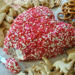Chocolate Chip Toffee Dip for Valentine's Day. Easy to make and deliciously addicting! #chocolatechip #valentinesday www.shugarysweets.com