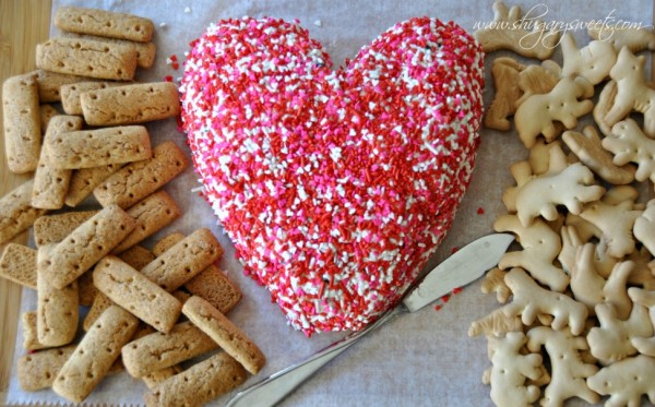 Chocolate Chip Toffee Dip for Valentine's Day. Easy to make and deliciously addicting! #chocolatechip #valentinesday www.shugarysweets.com