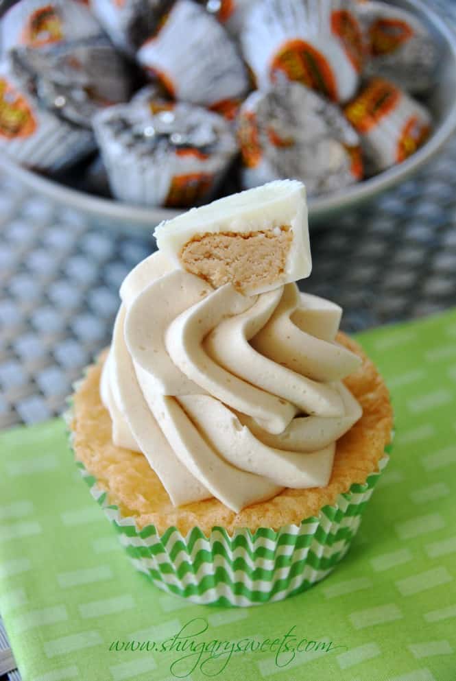 White Chocolate Cupcakes topped with Peanut butter Frosting: inspired by Reese's white chocolate PB cups #peanutbutter #Reese's www.shugarysweets.com