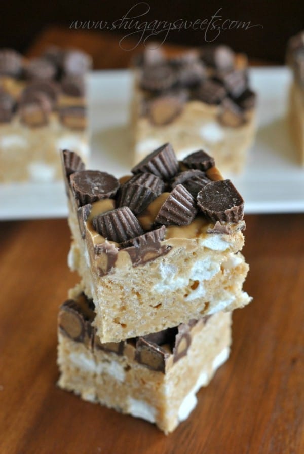 Fluffernutter Krispie Treats: a delicious chocolate peanut butter and marshmallow treat, easy and no bake too! #reeses Fluffernutter Krispie Treats: a delicious chocolate peanut butter and marshmallow treat, easy and no bake too! #reeses