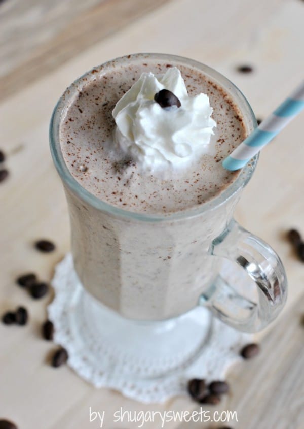 Nutella Coffee Milkshakes: creamy delicious milkshakes with bits of #nutella and rich bold coffee! 