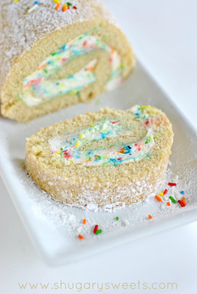 Vanilla Funfetti Cake Roll: delicious vanilla sponge cake with homemade funfetti whipped cream filling. Perfect summer dessert!