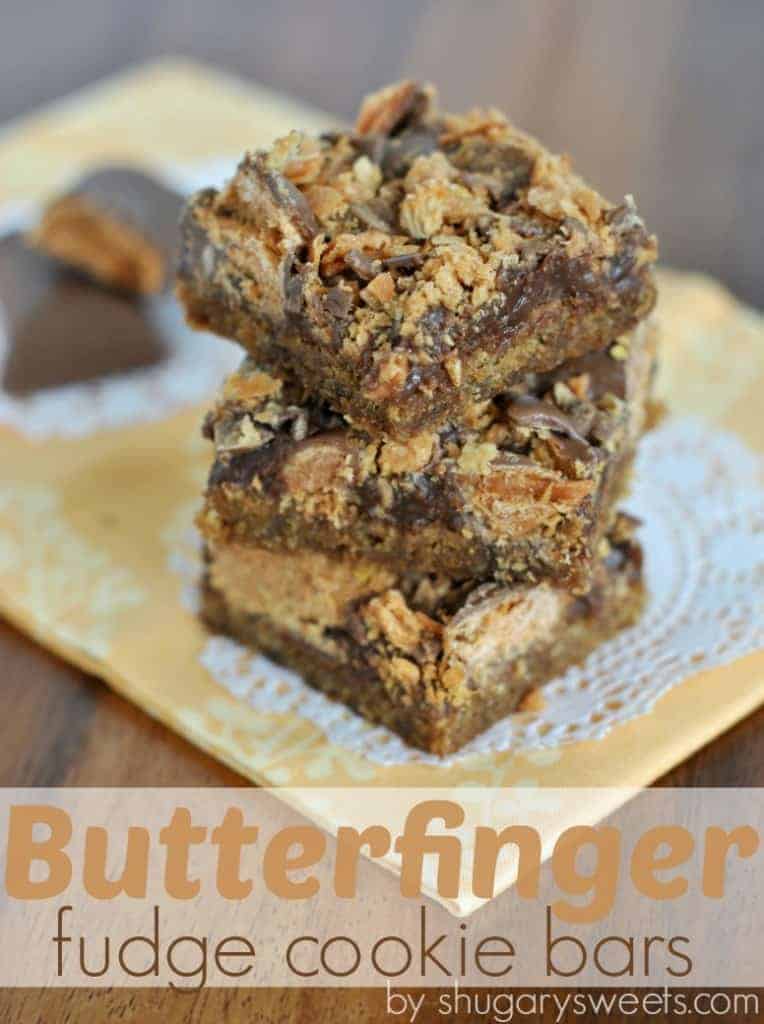 Butterfinger Fudge Cookie Bars: peanut butter cookie base topped with chocolate fudge and crushed #butterfingers