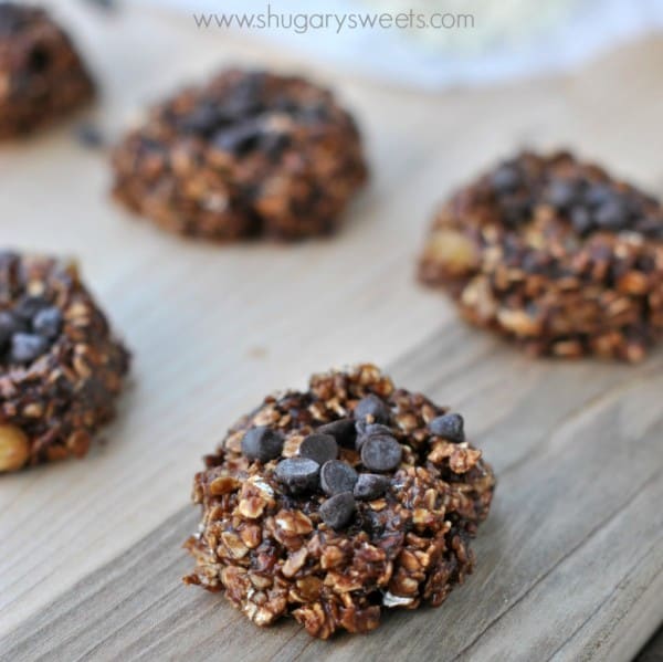 Skinny No Bake Cookies: made with banana, oatmeal, chocolate, peanut butter and they taste absolutely amazing!!! #nobake #skinny