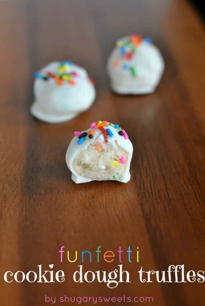Funfetti Cookie Dough Truffles: delicious, egg free cookie dough filled with sprinkles! #truffles #funfetti