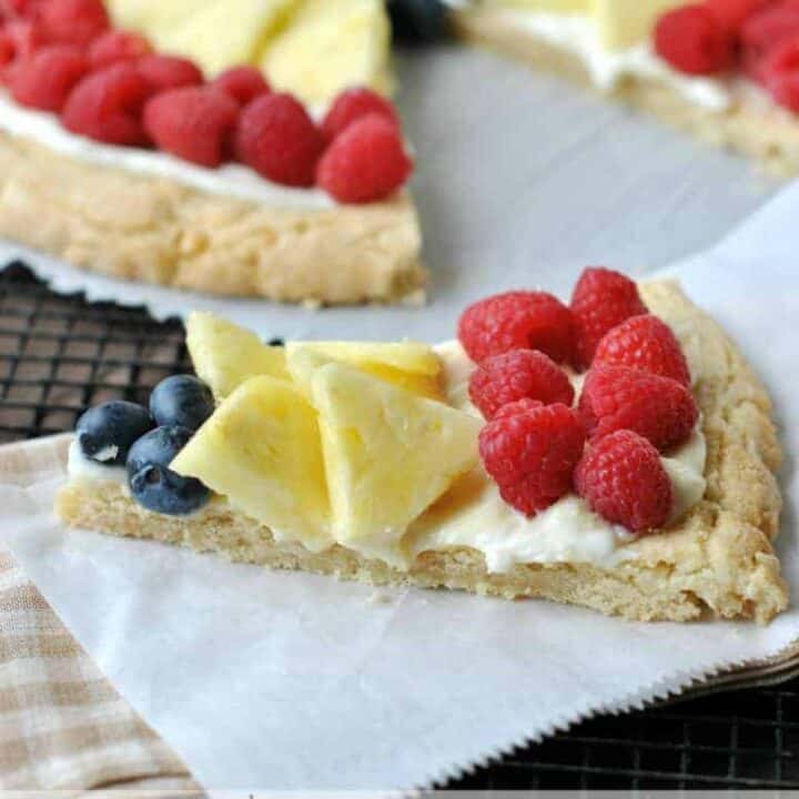 Macadamia Cookie Pizza