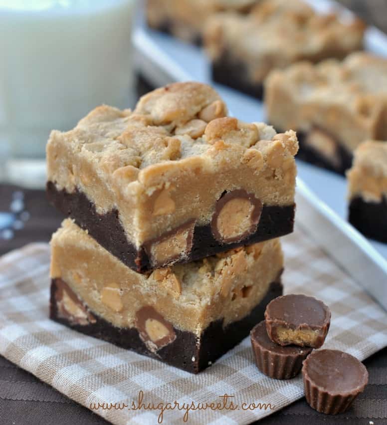 Peanut Butter Brookies: brownie base topped with peanut butter cookie and Reese's, a perfect treat! #reeses #brownies