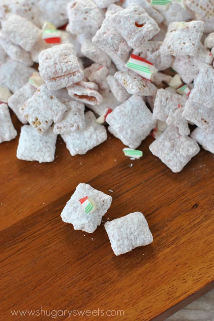 Peppermint Puppy Chow: Easy no bake muddy buddies recipe! Perfect for holidays!