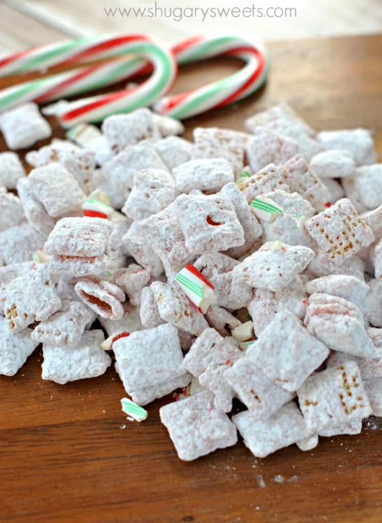 Peppermint Puppy Chow: Easy no bake muddy buddies recipe! Perfect for holidays!