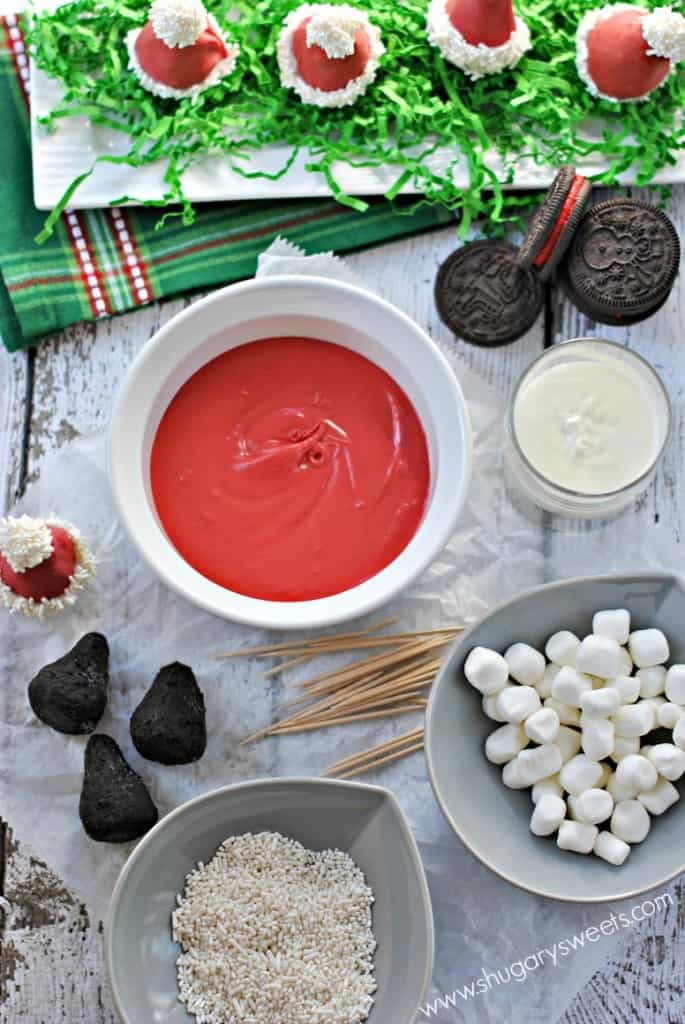 Santa Hat OREO cookie balls: spread some holiday cheer with this easy recipe!