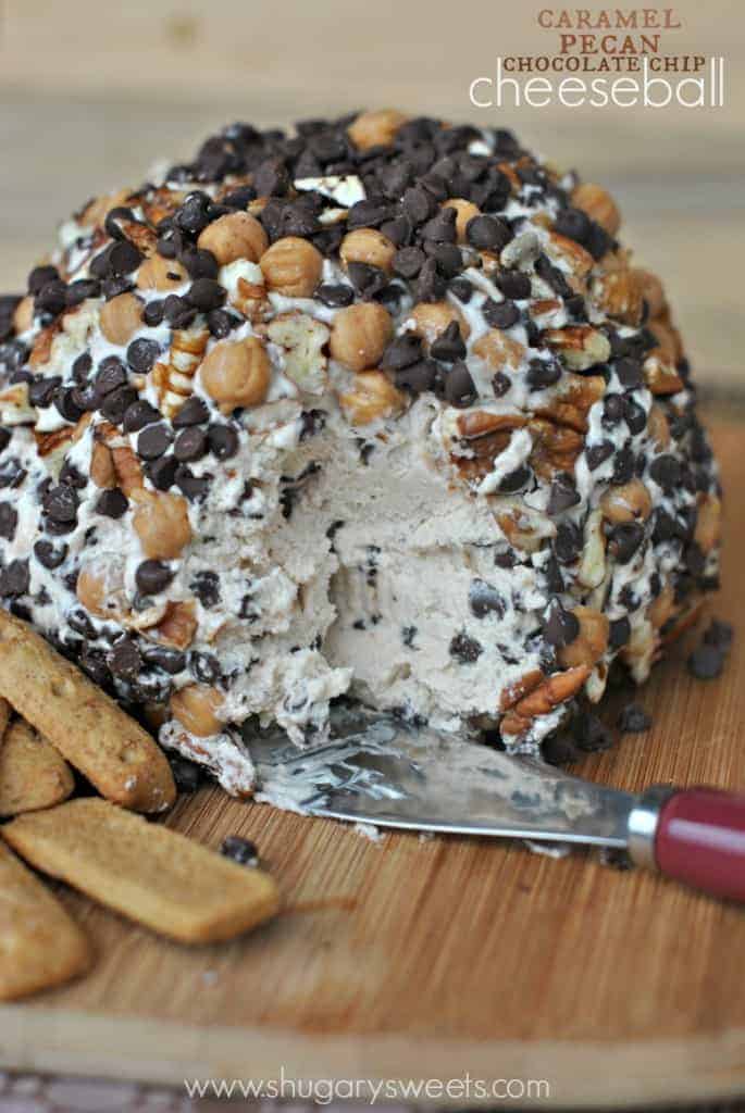 Turtle Cheeseball: caramel, pecans and chocolate chips around a sweet cheeseball