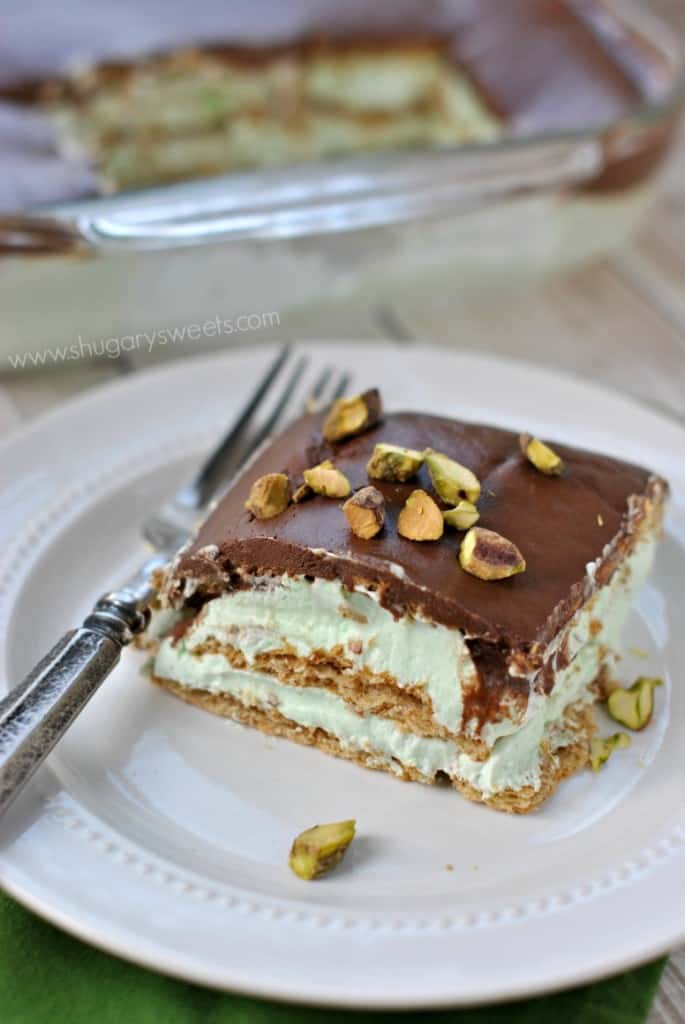 Pistachio Eclair Cake: an easy recipe for a no bake eclair cake!