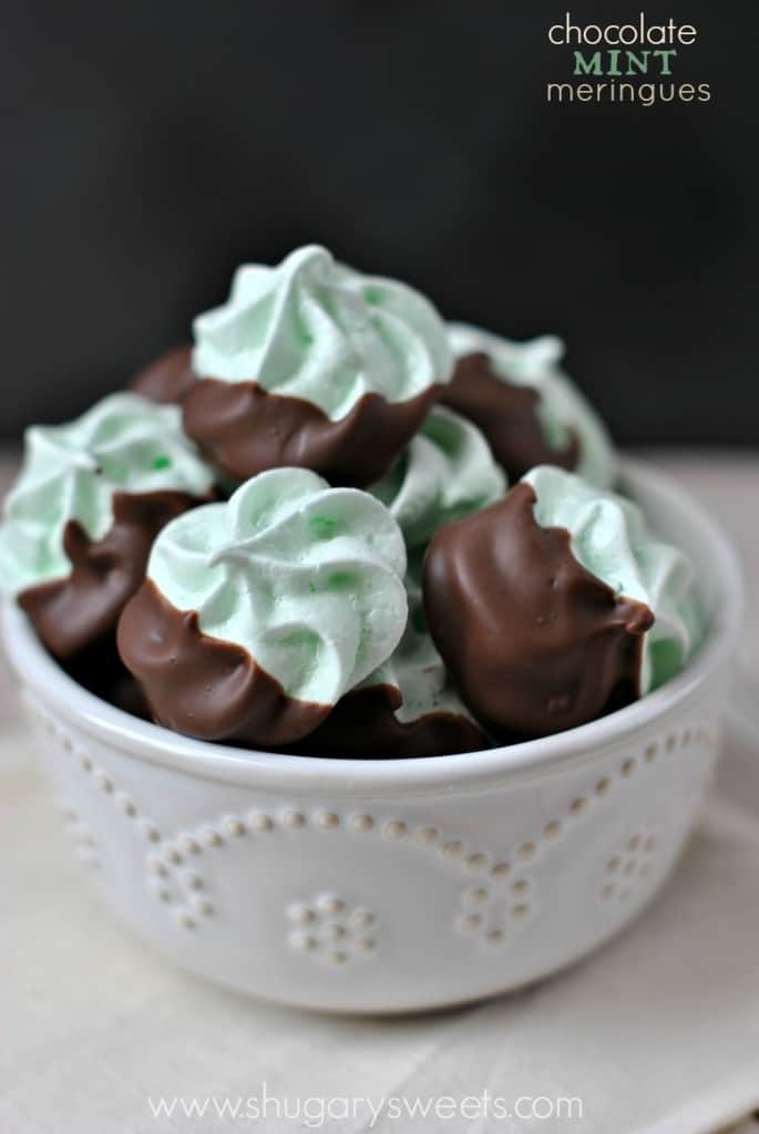 Chocolate Mint Meringues: a no fail recipe for making beautiful, delicious meringue cookies!