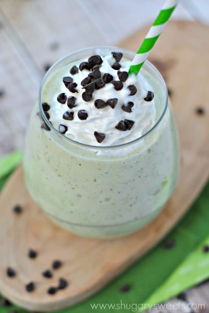 Skinny Shamrock Shake: made with frozen bananas, fat free milk, and mint! So easy and the perfect post workout treat!