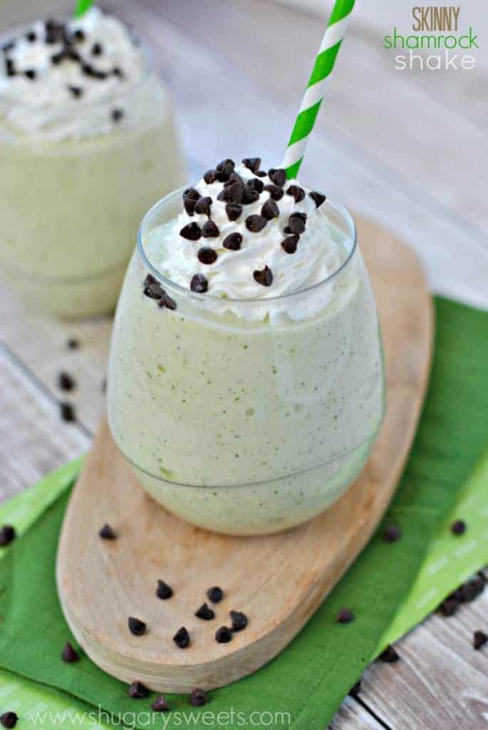 Skinny Shamrock Shake: made with frozen bananas, fat free milk, and mint! So easy and the perfect post workout treat!