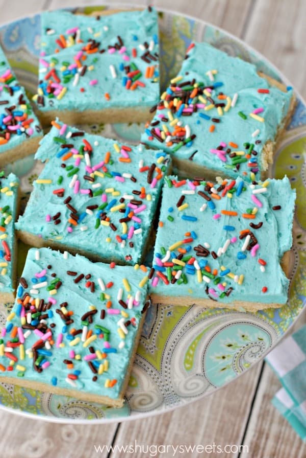 Frosted Sugar Cookie Bars: chewy sugar cookies topped with a creamy buttercream frosting!