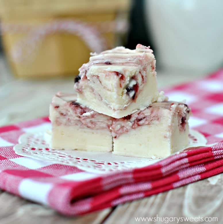White Chocolate Raspberry Fudge: creamy white chocolate fudge with a swirl of raspberry preserves!