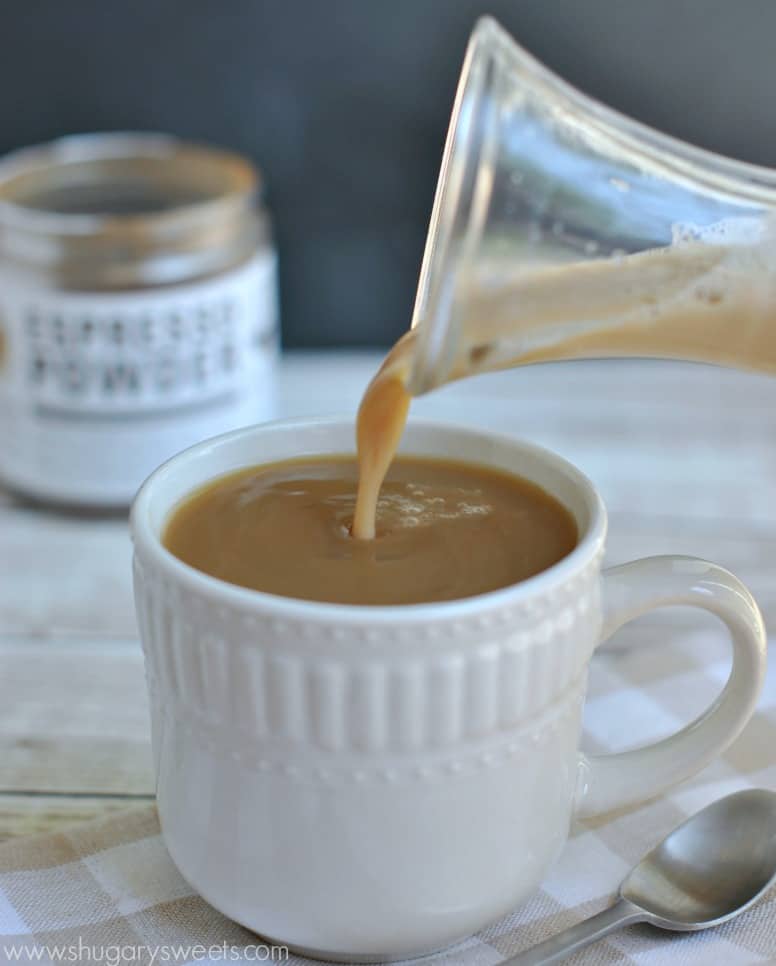 Homemade Caramel Macchiato Coffee Creamer: so easy to make at home, and DELICIOUS too!