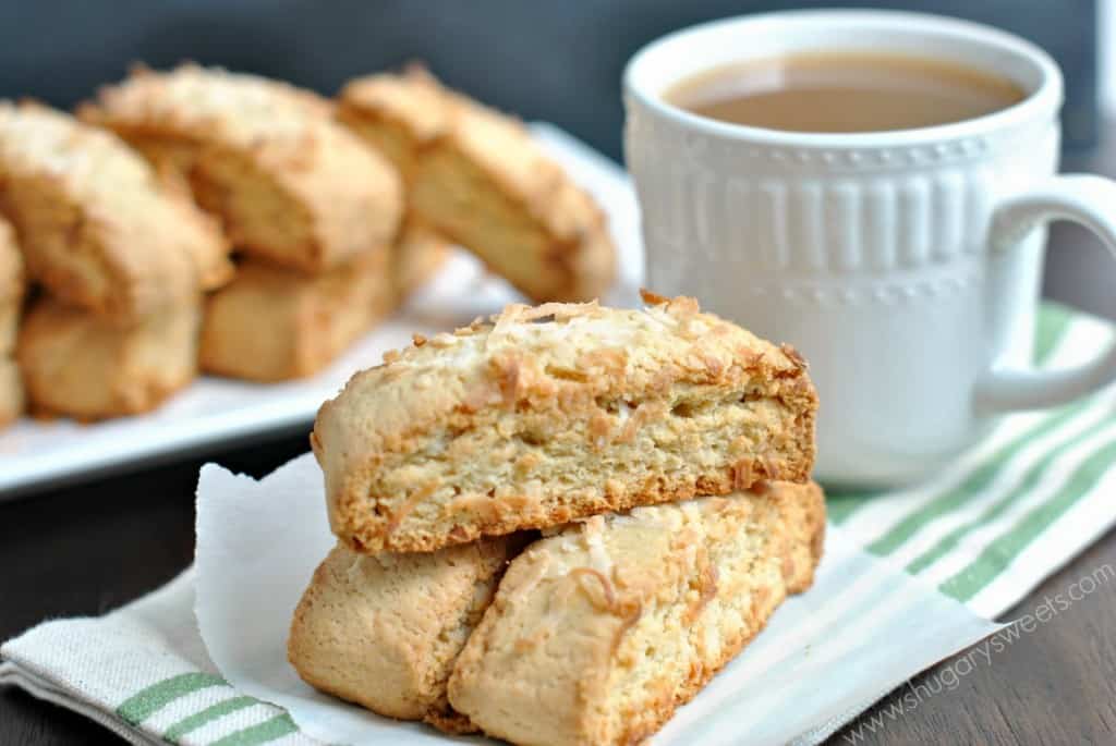 Coconut Biscotti: crunchy sweet biscotti with coconut flavor! Perfect dunked in coffee or tea!