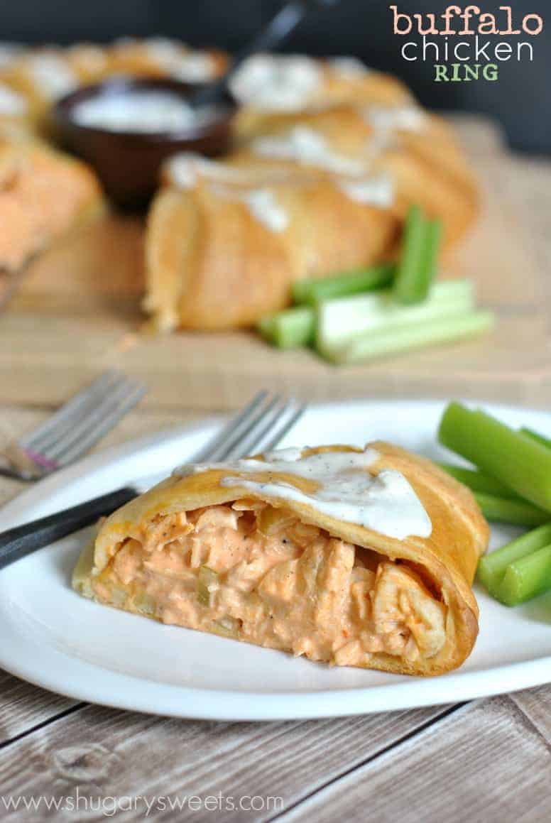 Buffalo Chicken Ring: delicious dinner or game day snack! Be sure to make the blue cheese dressing to serve too! #OnlyPhiladelphia