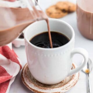 Love Chocolate Chip Cookies? Love Coffee? You're going to flip for this new creamer recipe! Chocolate Chip Cookie Coffee Creamer is a tasty way to start your morning.