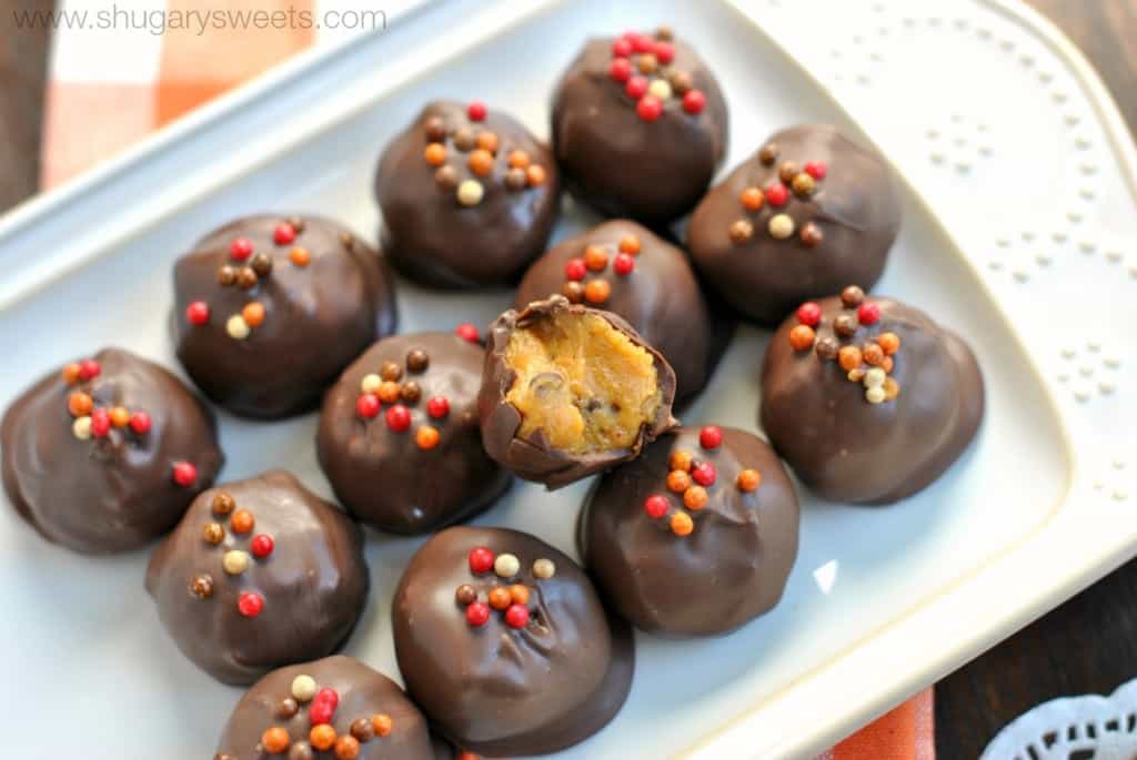 Pumpkin Chocolate Chip Cookie Dough Truffles: little bites of egg free cookie dough with a pumpkin twist. So yummy!