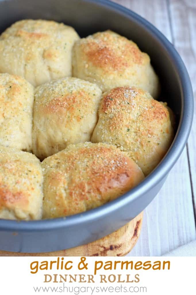 No Knead Dinner Rolls with garlic and parmesan. The perfect side to any dinner!!