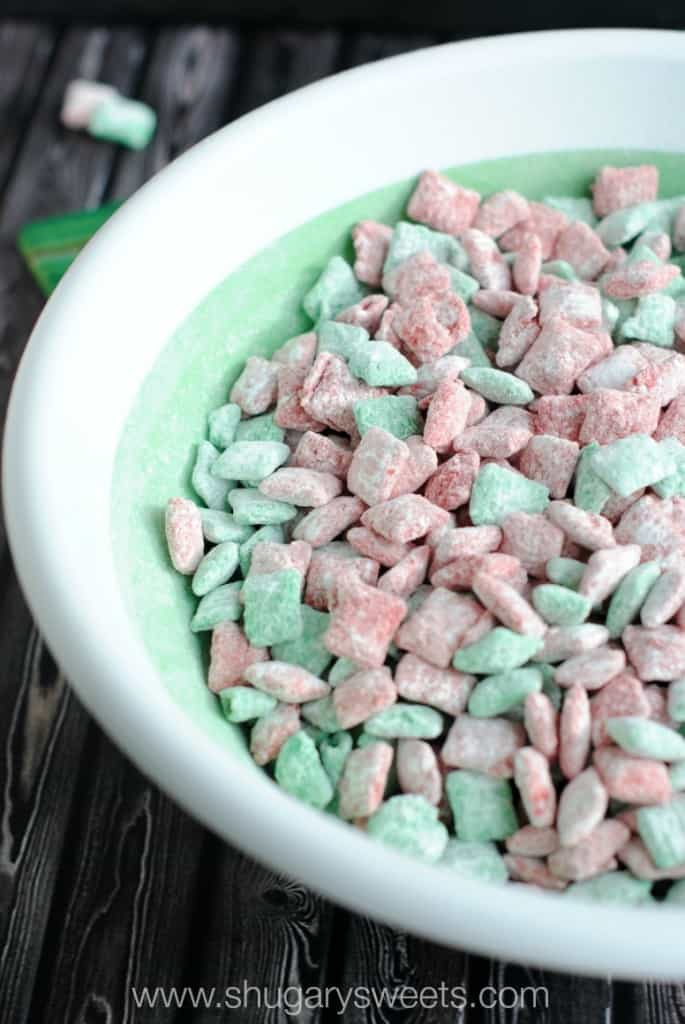 Holiday Puppy Chow: festive red and green muddy buddies for Christmas! Get snacking!