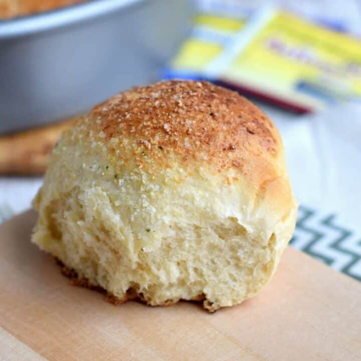 No Knead Garlic Parmesan Dinner Rolls Shugary Sweets