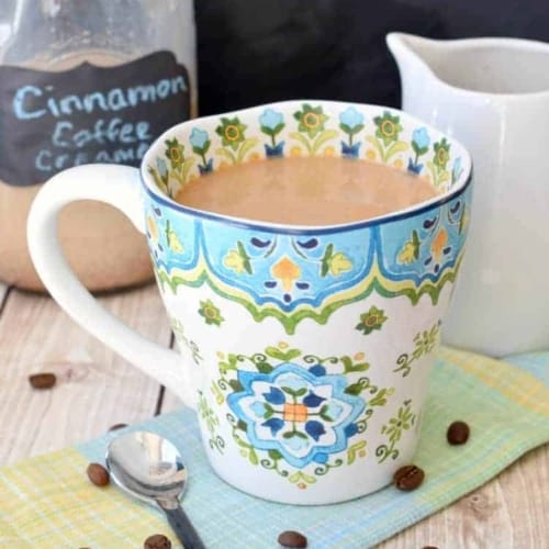https://www.shugarysweets.com/wp-content/uploads/2015/02/cinnamon-coffee-creamer-1-500x500.jpg