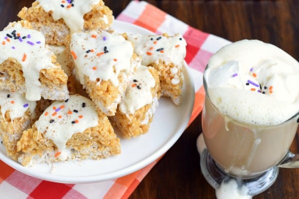 Chewy Pumpkin Spice Latte Krispie Treats with all the delicious fall flavors. And a pinch of espresso for good measure!