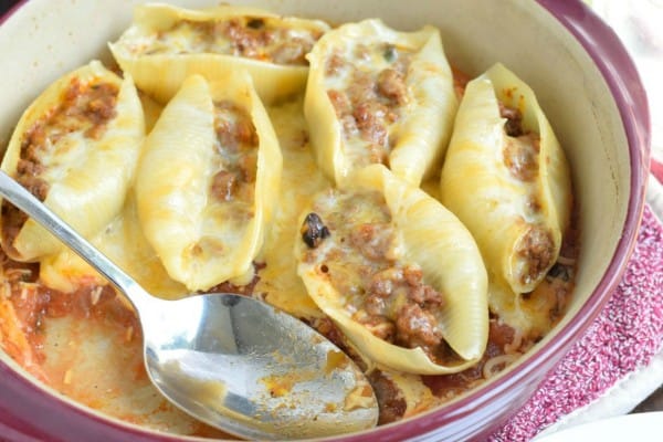 If you love easy, delicious dinner ideas, these Stuffed Taco Shells are for you! Plus, prep them in advance and freeze the shells for a later meal. Great for new moms too!