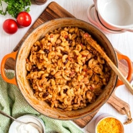 Are you looking for a one pot dinner that's quick and nourishing? This One Pot Chili Mac is the answer! Made with ingredients you likely already have in your pantry, this chili dinner makes everyone in the family happy.