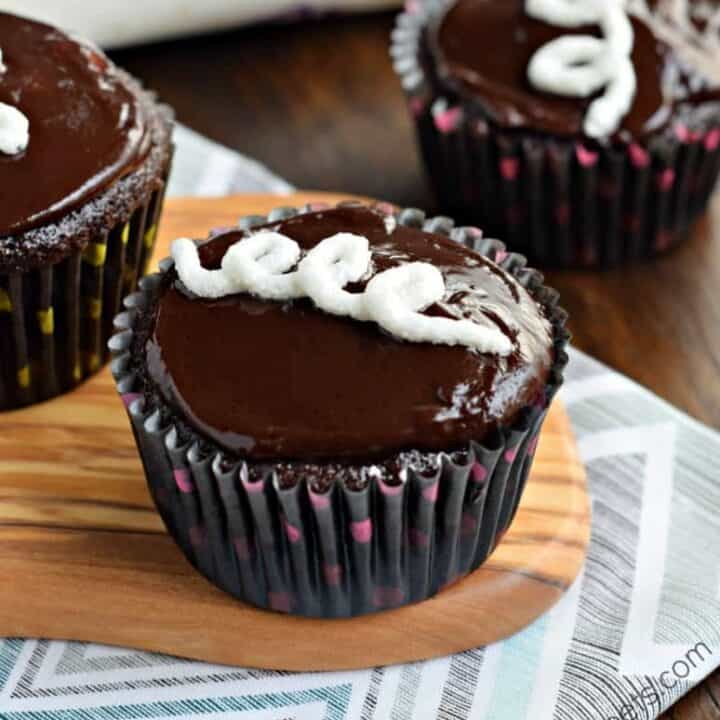 Copycat Hostess Cupcakes