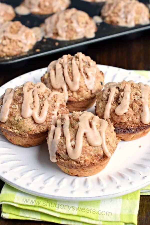 cinnamon streusel zucchini muffins