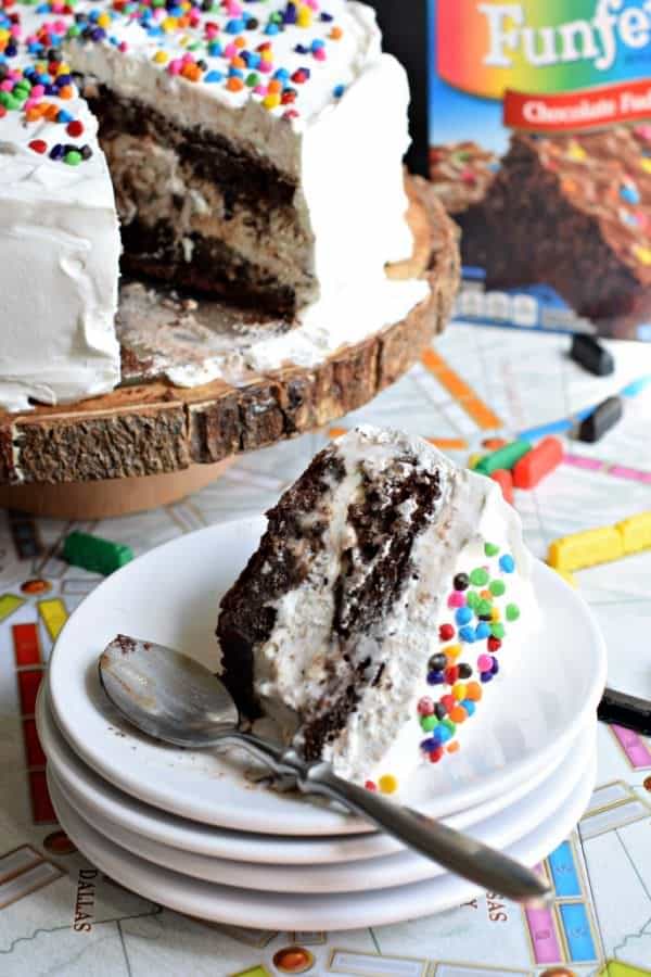 Cookies and Cream Brownie Ice Cream Cake: the perfect dessert recipe!