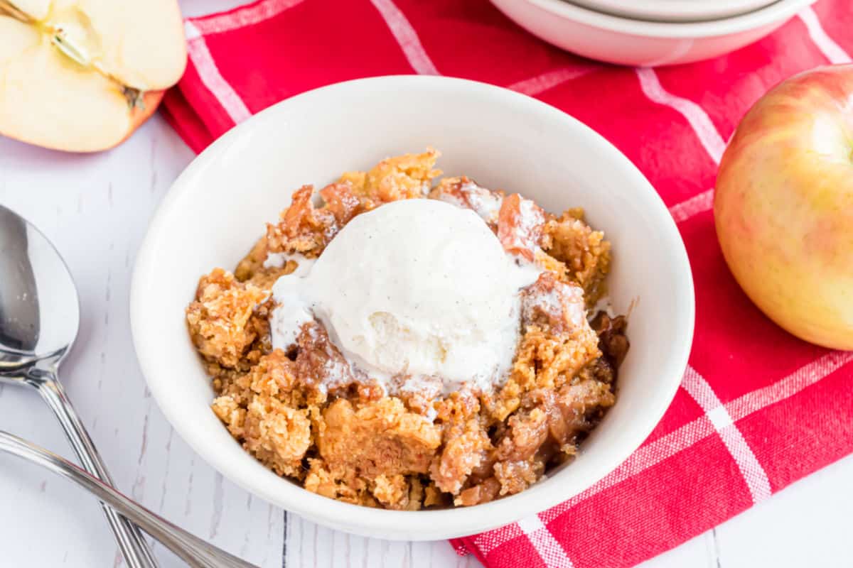 Slow Cooker Apple Cake Recipe Shugary Sweets